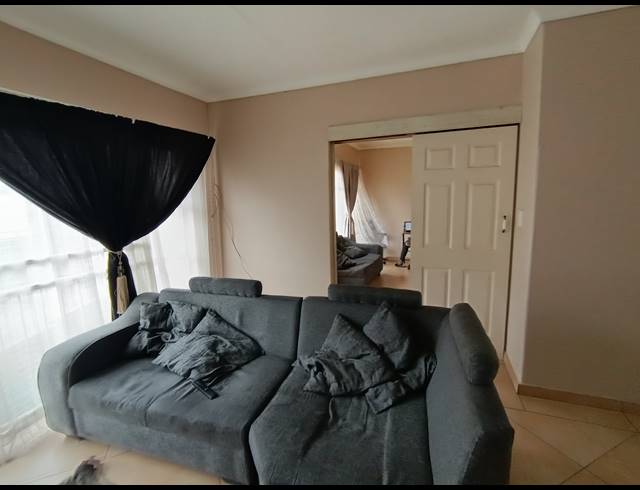 3 BEDROOM APARTMENT FOR SALE IN BRACKENDOWNS